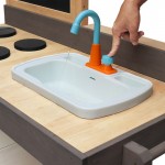 Chiuveta de jucarie pentru copii cu jet de apa si accesorii incluse Chiuveta de jucarie pentru copii cu jet de apa si accesorii incluse